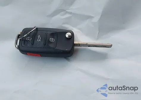 2014 Volkswagen Jetta 1.8T Se z USA, uszkodzony, nr VIN 3VWD17AJXEM419442